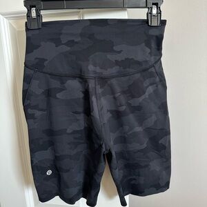 Lululemon Wunder Train High-Rise Short 8"